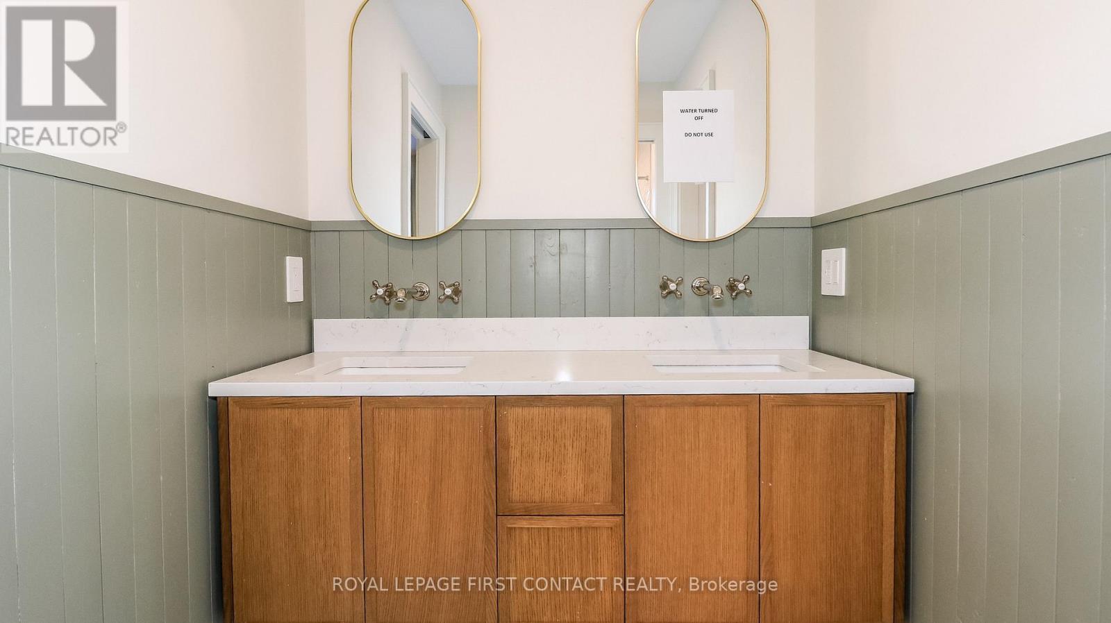 












4033 BOYD ROAD

,
Severn,




Ontario
L0K2B0

