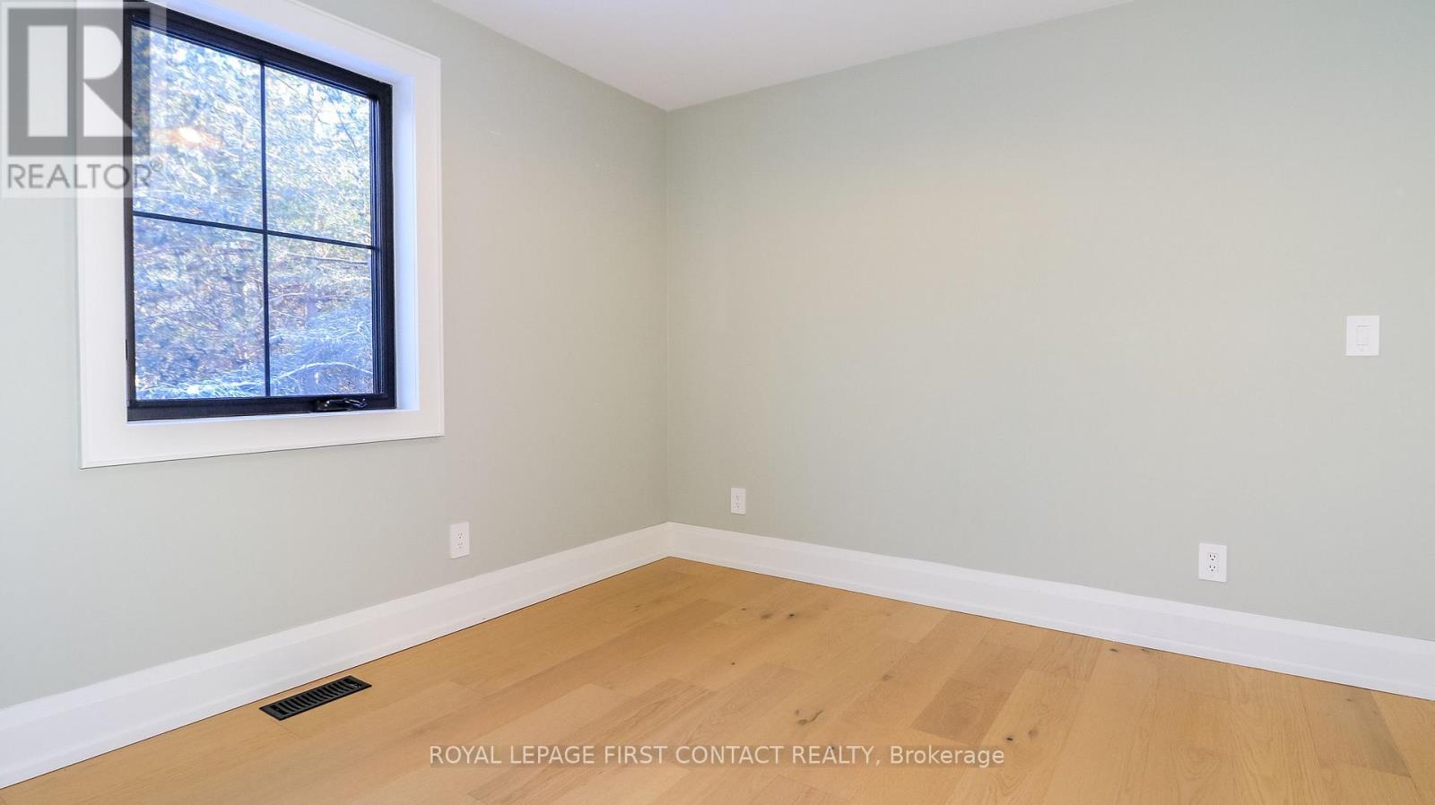 












4033 BOYD ROAD

,
Severn,




Ontario
L0K2B0

