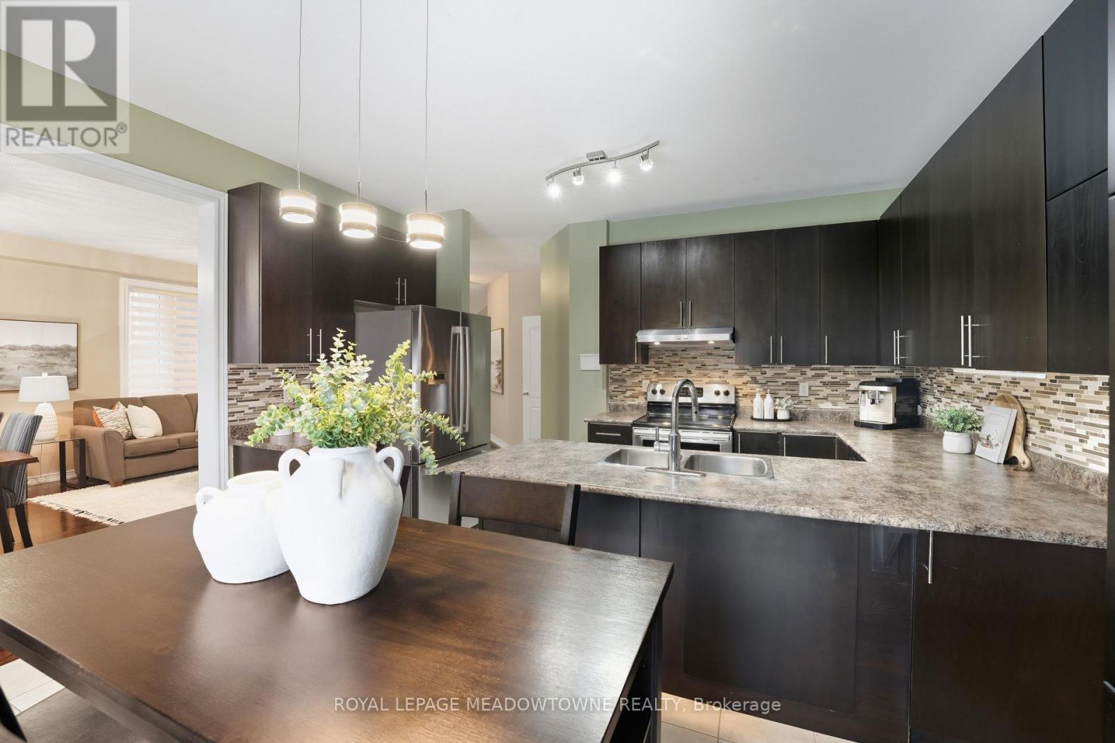 












355 GREENLEES CIRCLE

,
Milton,




Ontario
L9T0X2

