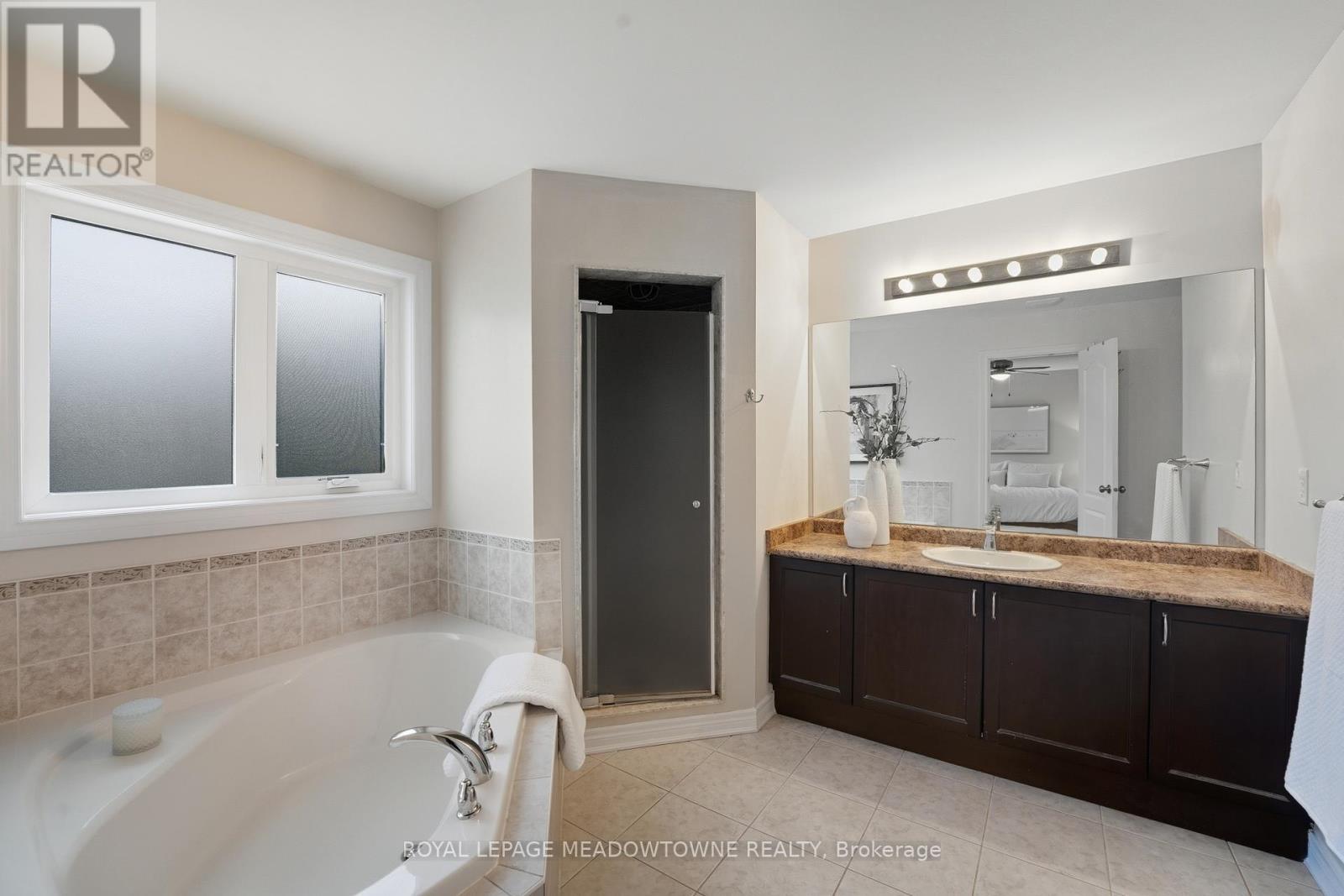 












355 GREENLEES CIRCLE

,
Milton,




Ontario
L9T0X2

