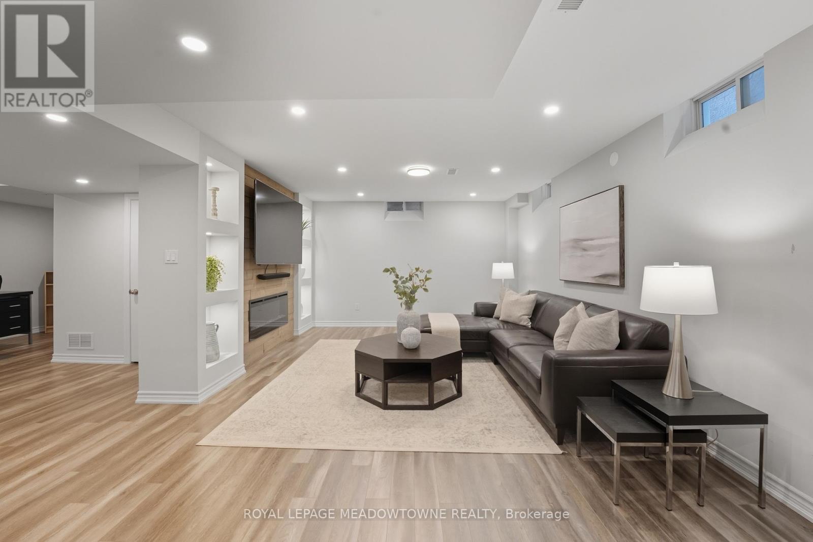 












355 GREENLEES CIRCLE

,
Milton,




Ontario
L9T0X2

