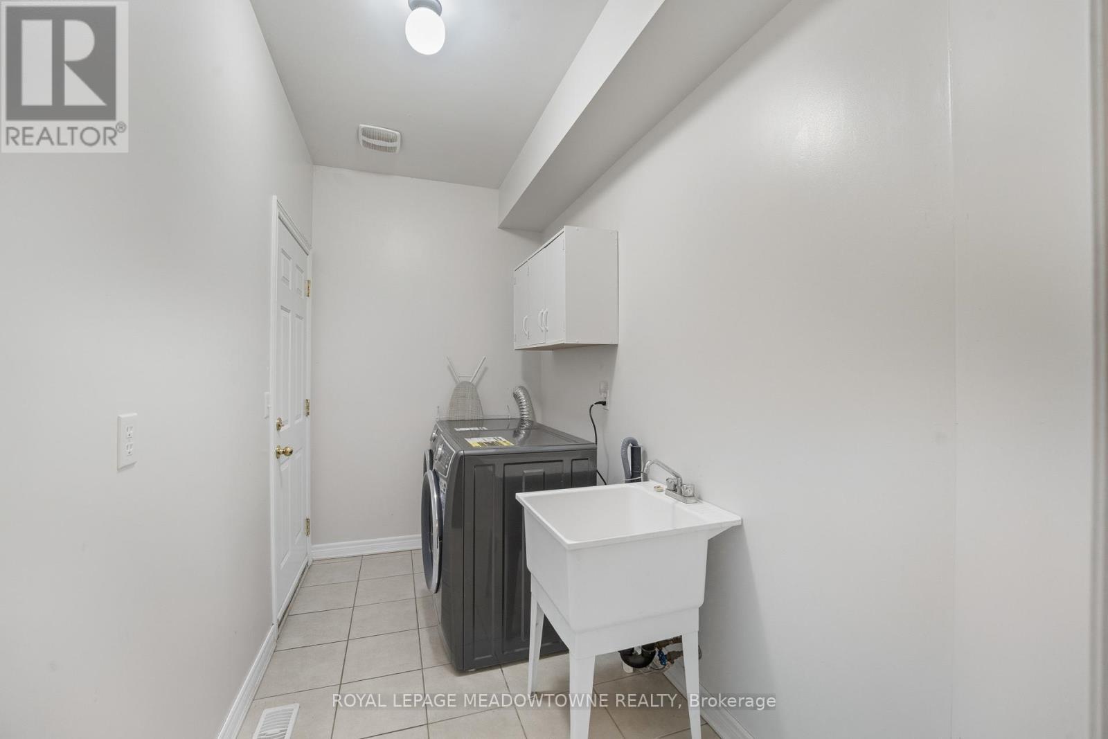 












355 GREENLEES CIRCLE

,
Milton,




Ontario
L9T0X2

