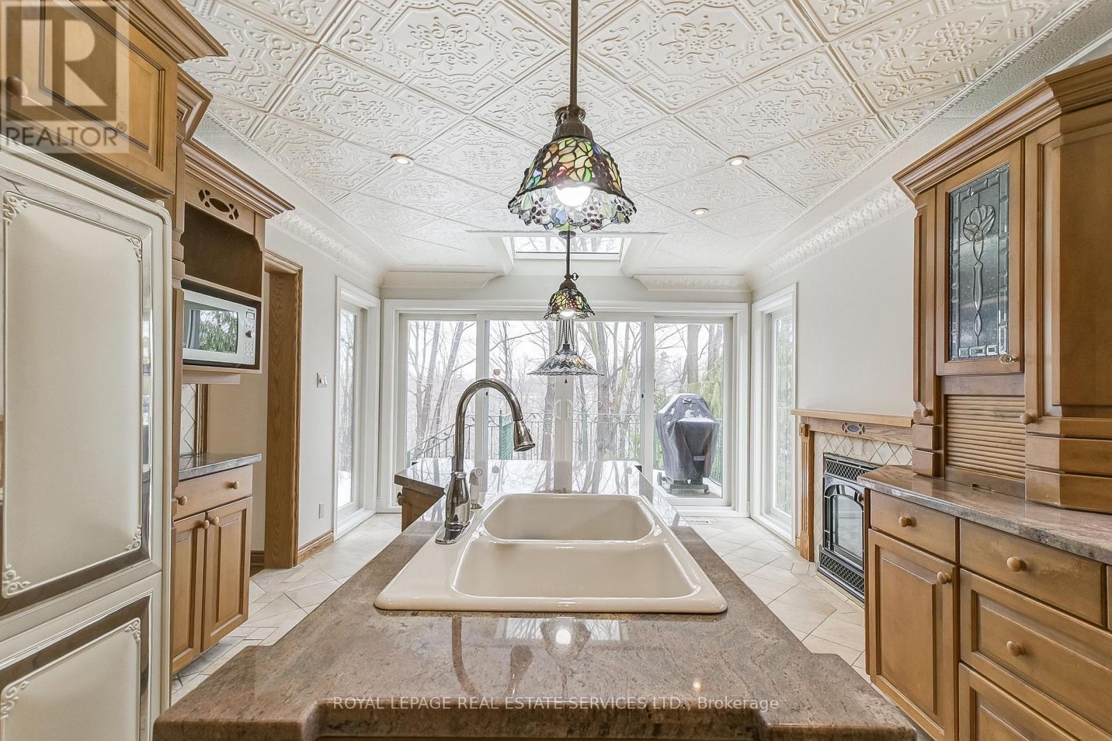 












4261 BRIDLEPATH TRAIL

,
Mississauga,




Ontario
L5L3K3

