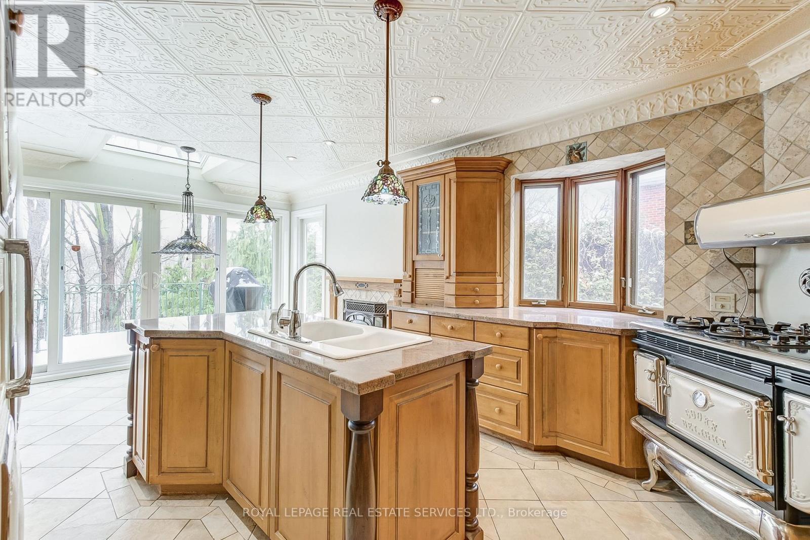 












4261 BRIDLEPATH TRAIL

,
Mississauga,




Ontario
L5L3K3

