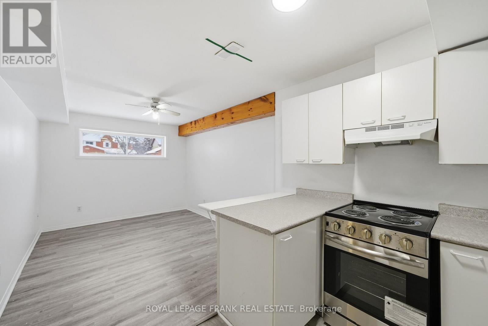 












10 FLAVELLE CRESCENT

,
Kawartha Lakes (Lindsay),




Ontario
K9V6E2

