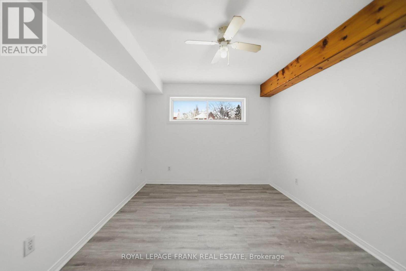 












10 FLAVELLE CRESCENT

,
Kawartha Lakes (Lindsay),




Ontario
K9V6E2

