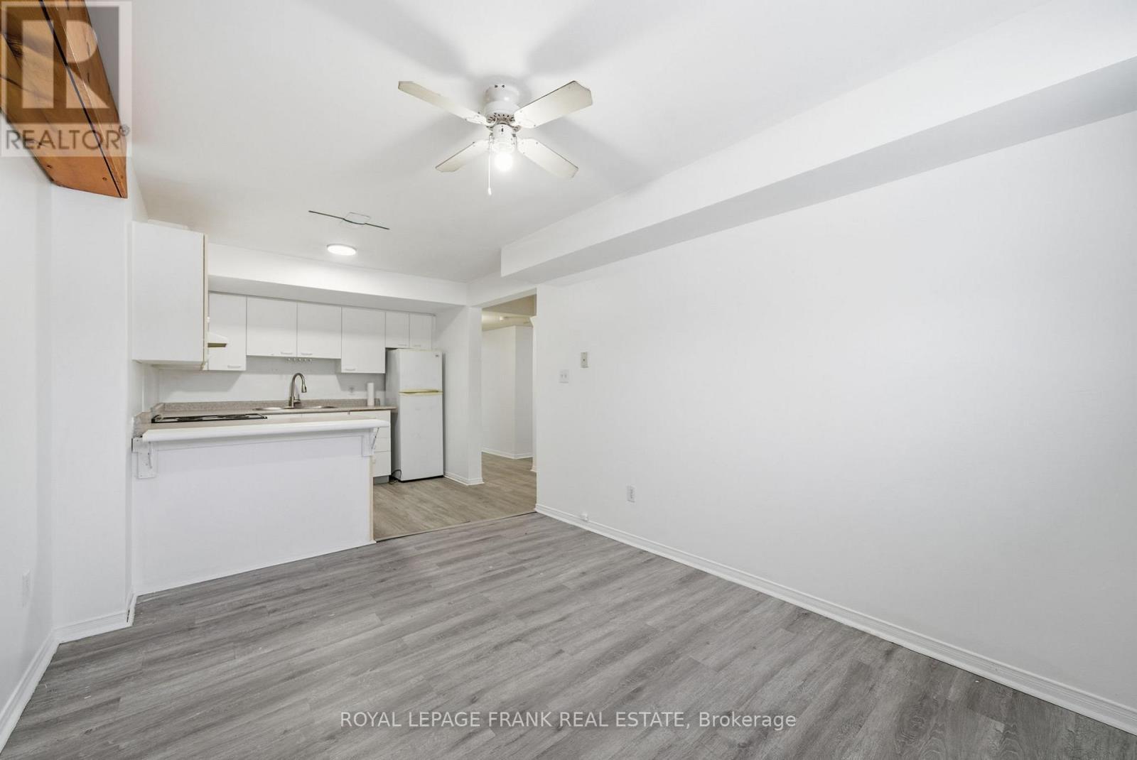 












10 FLAVELLE CRESCENT

,
Kawartha Lakes (Lindsay),




Ontario
K9V6E2

