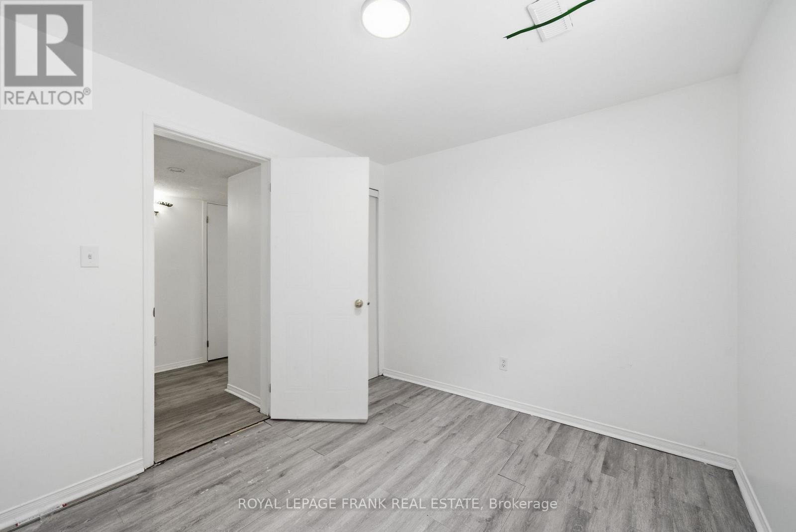 












10 FLAVELLE CRESCENT

,
Kawartha Lakes (Lindsay),




Ontario
K9V6E2

