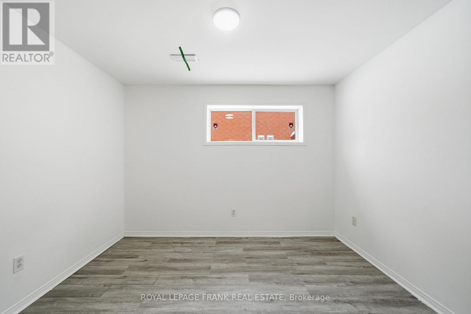 












10 FLAVELLE CRESCENT

,
Kawartha Lakes (Lindsay),




Ontario
K9V6E2

