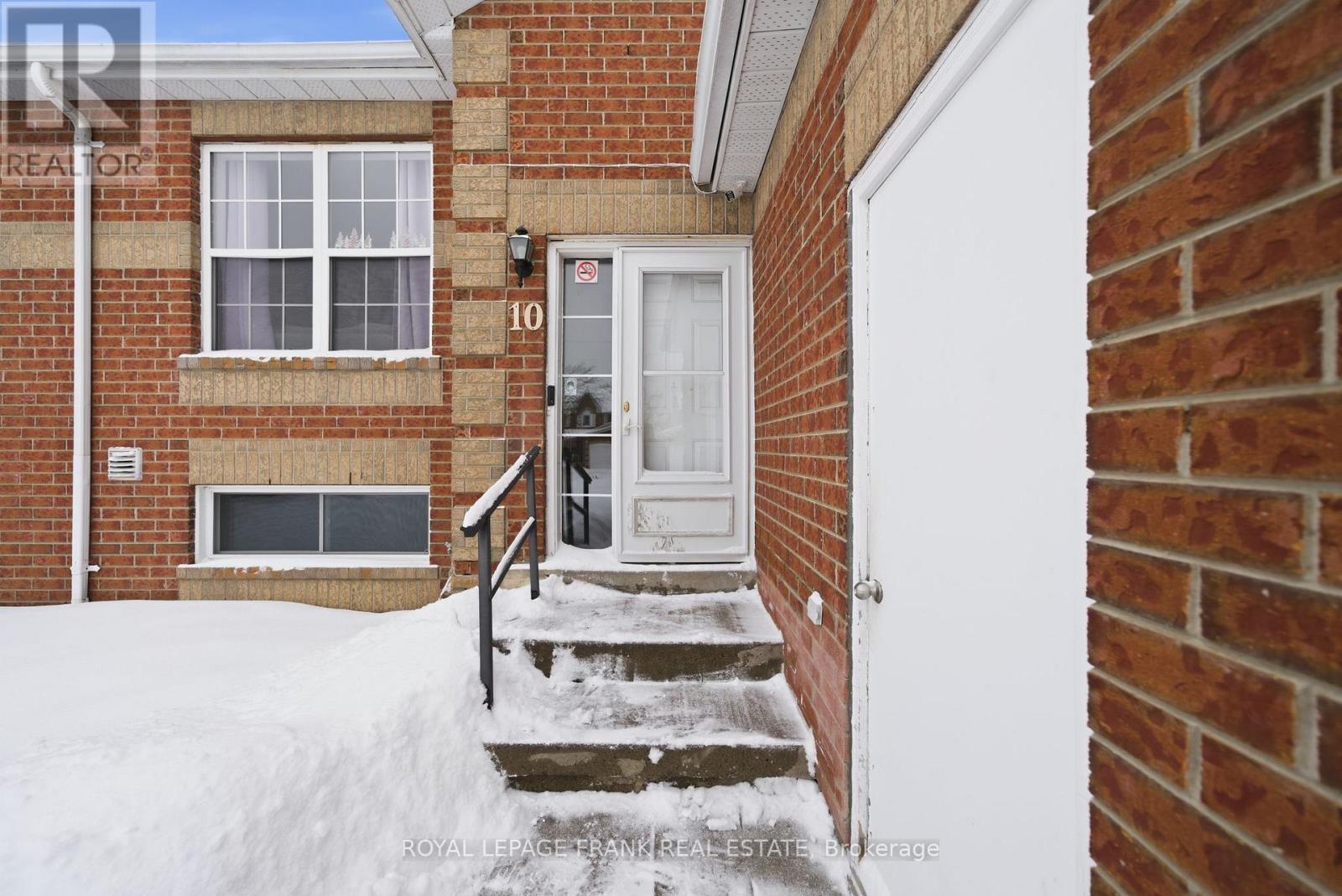 












10 FLAVELLE CRESCENT

,
Kawartha Lakes (Lindsay),




Ontario
K9V6E2

