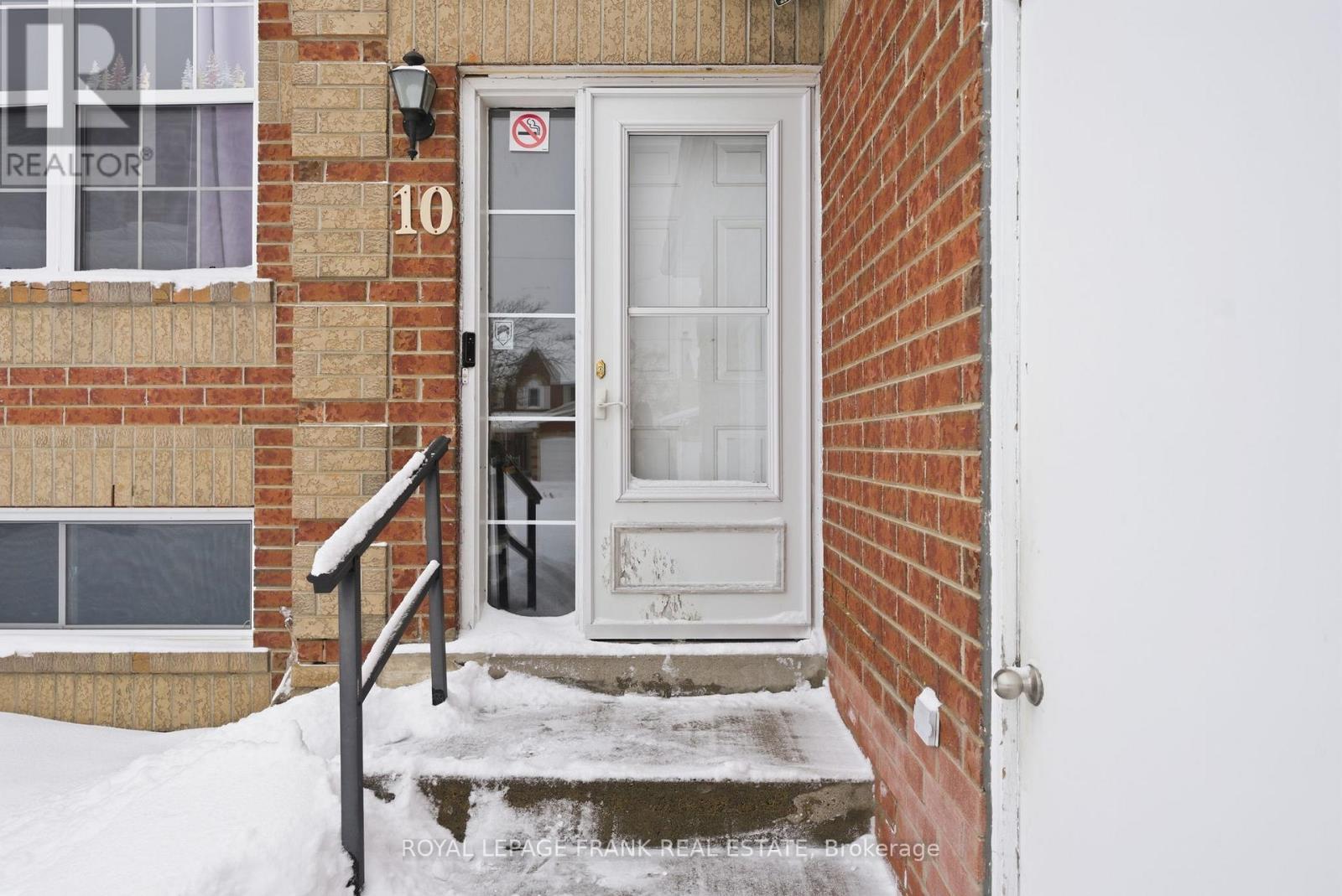 












10 FLAVELLE CRESCENT

,
Kawartha Lakes (Lindsay),




Ontario
K9V6E2

