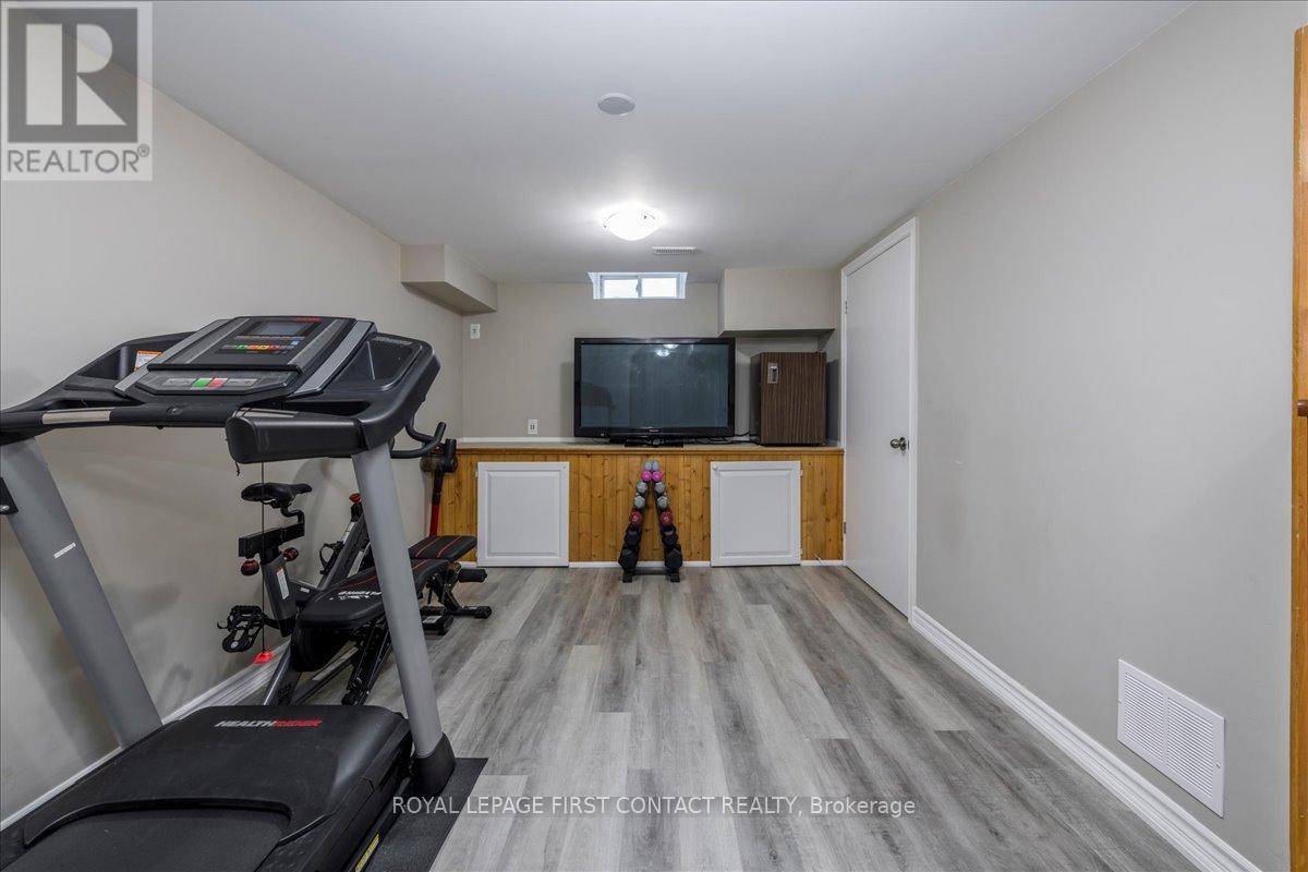 












193 PICKETT CRESCENT

,
Barrie,




Ontario
L4N8C2

