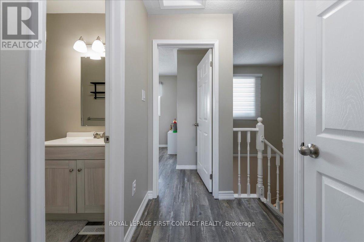 












193 PICKETT CRESCENT

,
Barrie,




Ontario
L4N8C2

