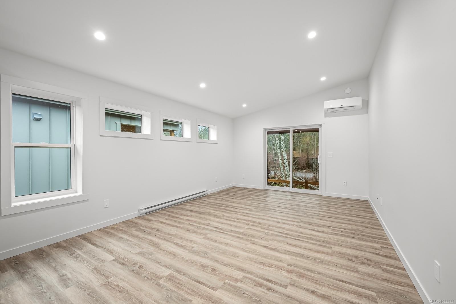 









3025


Royston

Rd, 41,
Cumberland,




BC
V0R 1S0

