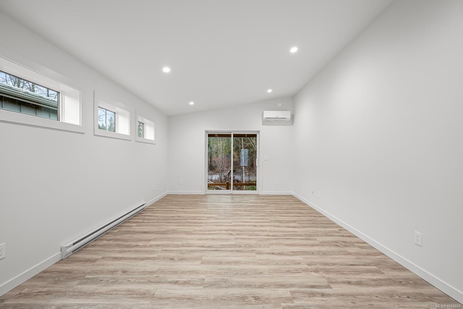 









3025


Royston

Rd, 41,
Cumberland,




BC
V0R 1S0

