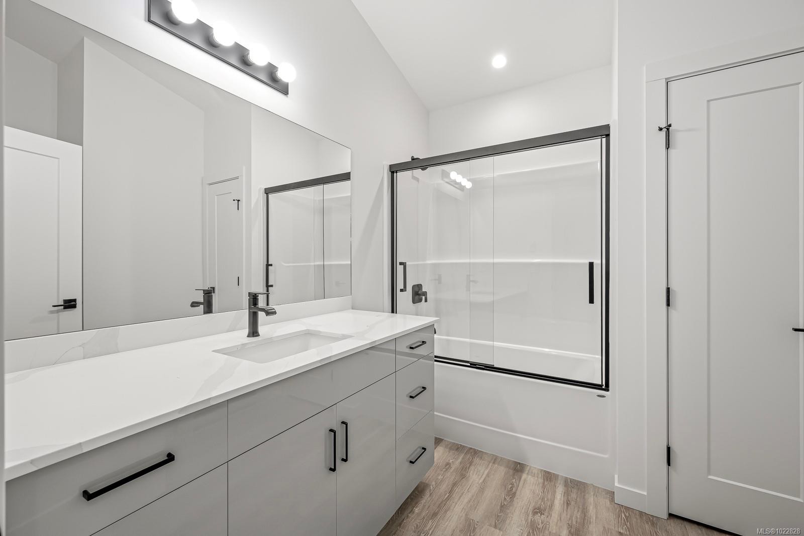 









3025


Royston

Rd, 41,
Cumberland,




BC
V0R 1S0

