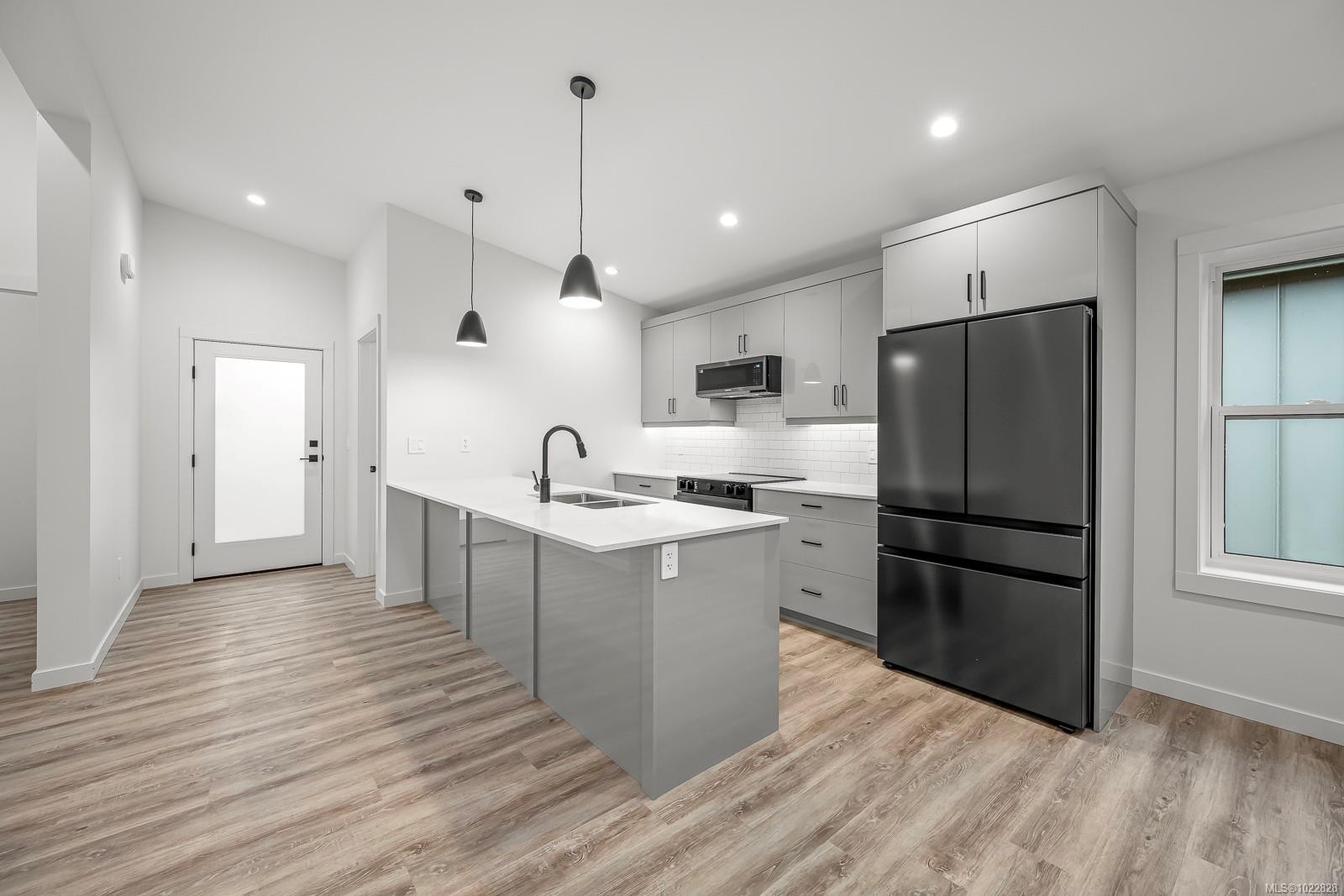 









3025


Royston

Rd, 41,
Cumberland,




BC
V0R 1S0

