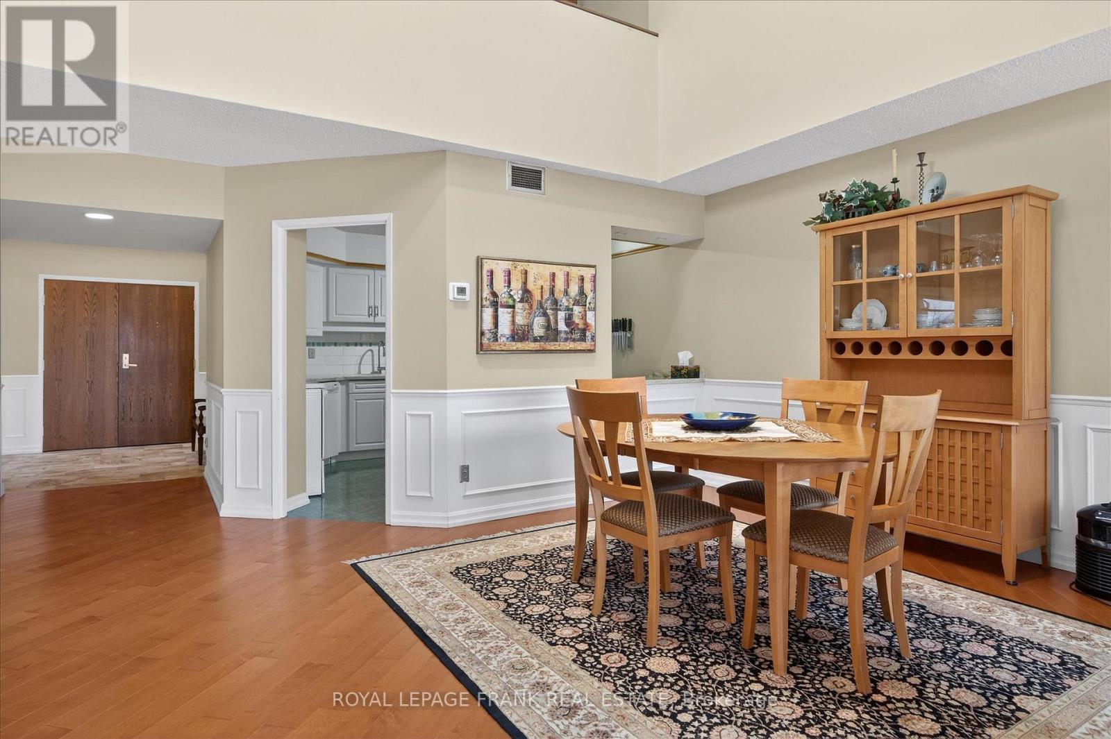 












502 - 1818 CHERRYHILL ROAD

,
Peterborough (Monaghan Ward 2),




Ontario
K9K1S6

