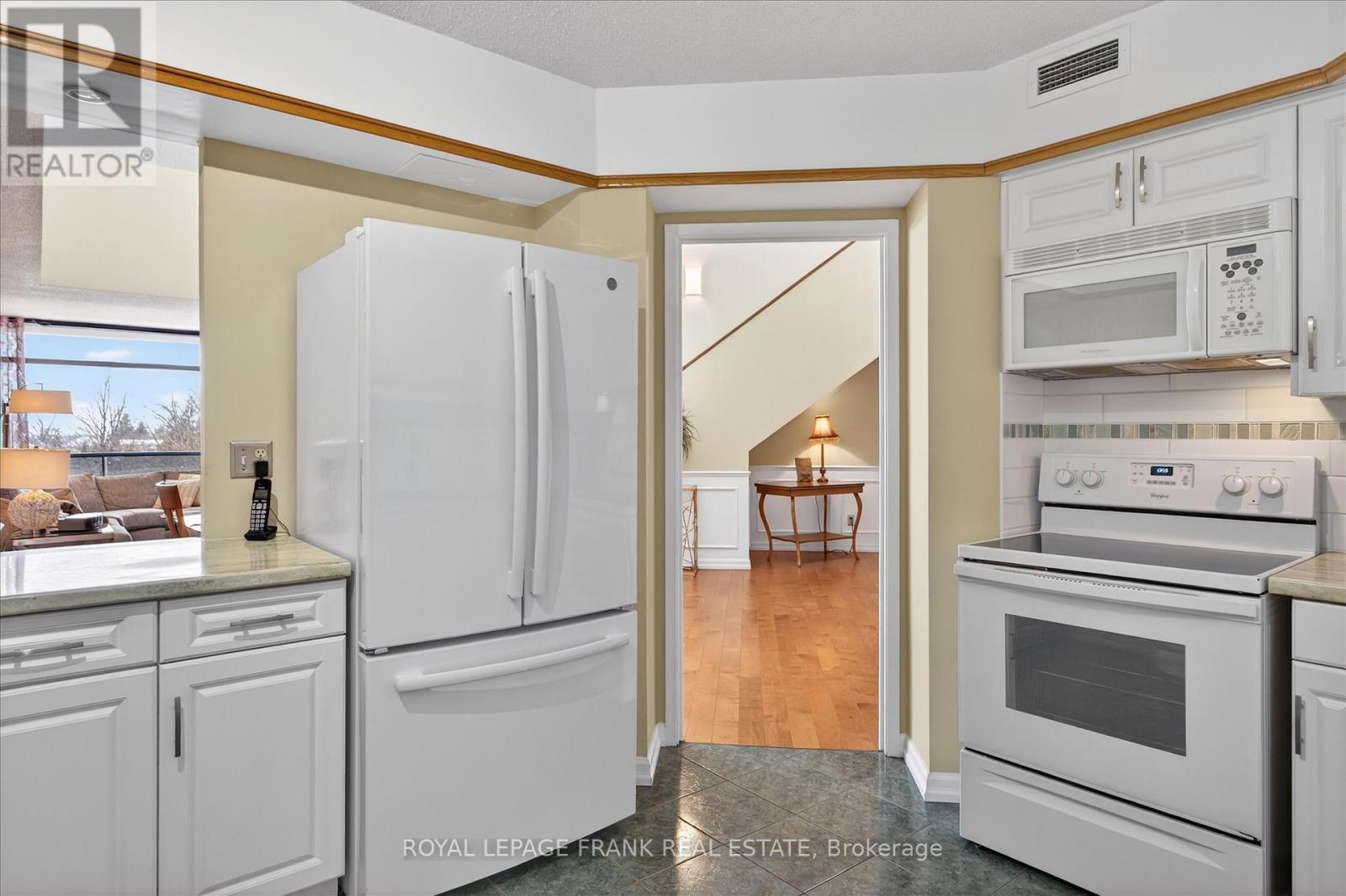 












502 - 1818 CHERRYHILL ROAD

,
Peterborough (Monaghan Ward 2),




Ontario
K9K1S6

