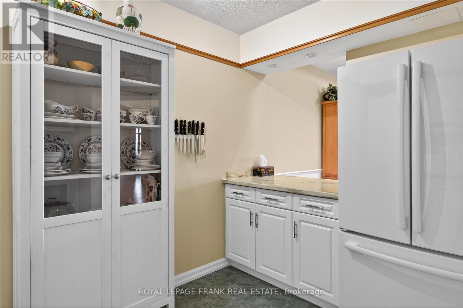 












502 - 1818 CHERRYHILL ROAD

,
Peterborough (Monaghan Ward 2),




Ontario
K9K1S6

