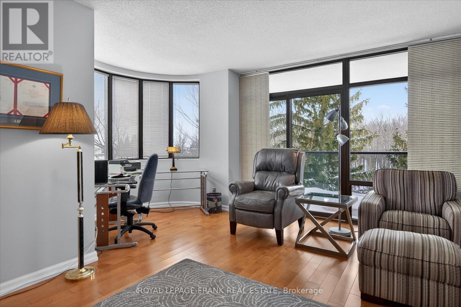 












502 - 1818 CHERRYHILL ROAD

,
Peterborough (Monaghan Ward 2),




Ontario
K9K1S6

