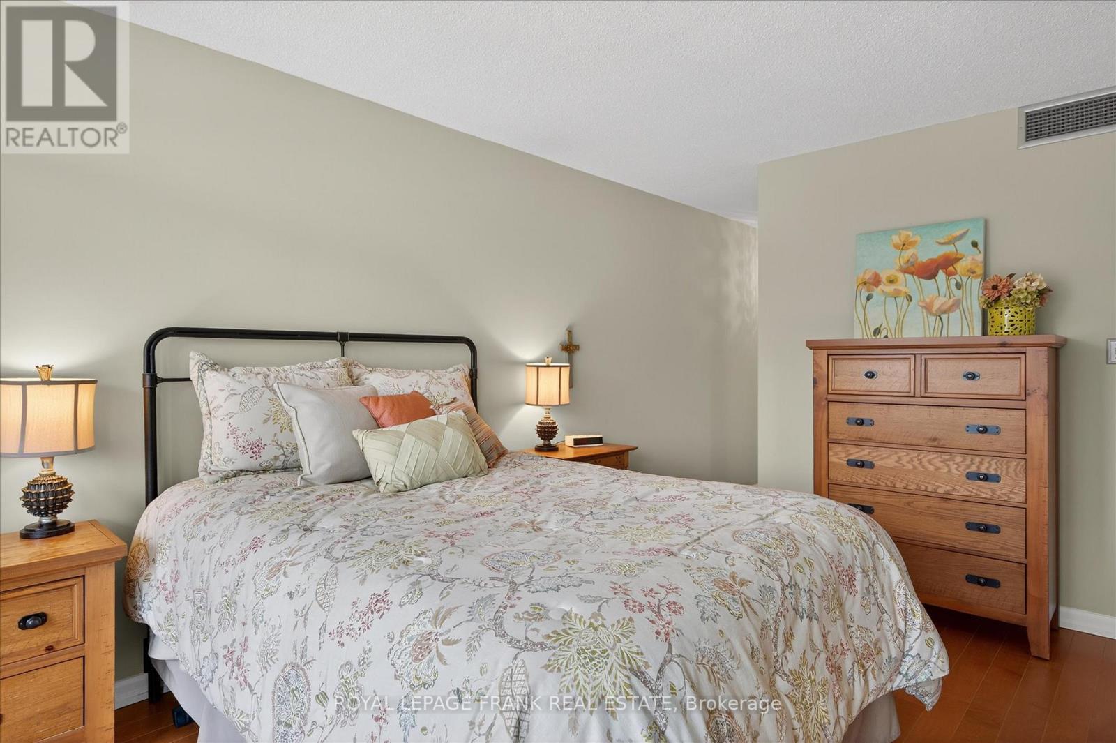 












502 - 1818 CHERRYHILL ROAD

,
Peterborough (Monaghan Ward 2),




Ontario
K9K1S6

