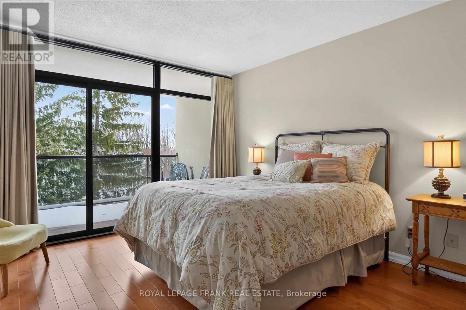 












502 - 1818 CHERRYHILL ROAD

,
Peterborough (Monaghan Ward 2),




Ontario
K9K1S6

