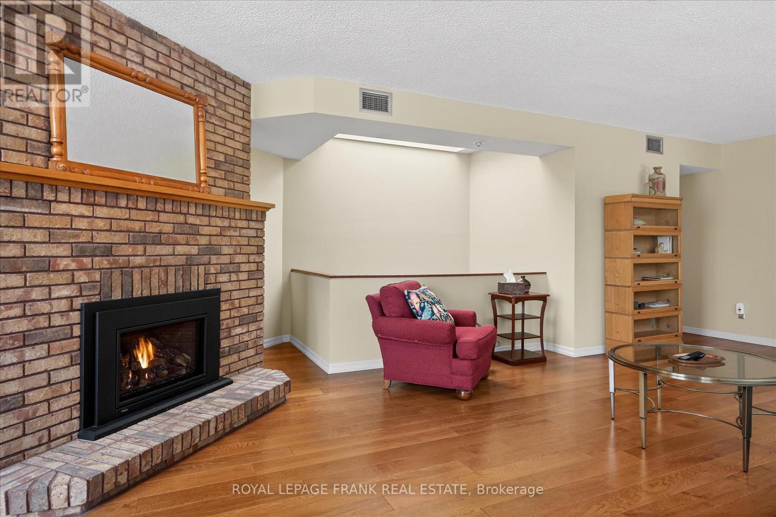 












502 - 1818 CHERRYHILL ROAD

,
Peterborough (Monaghan Ward 2),




Ontario
K9K1S6

