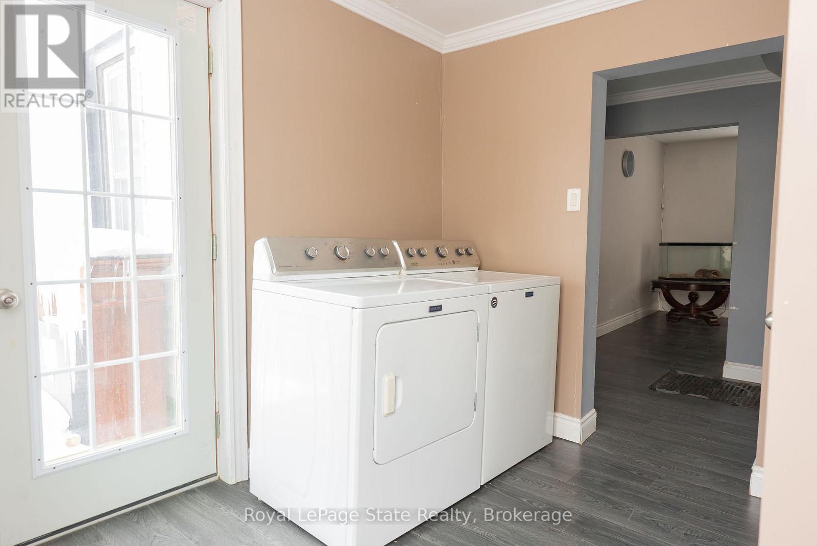 












16 FRANKLIN STREET

,
Welland (Broadway),




Ontario
L3C1R7

