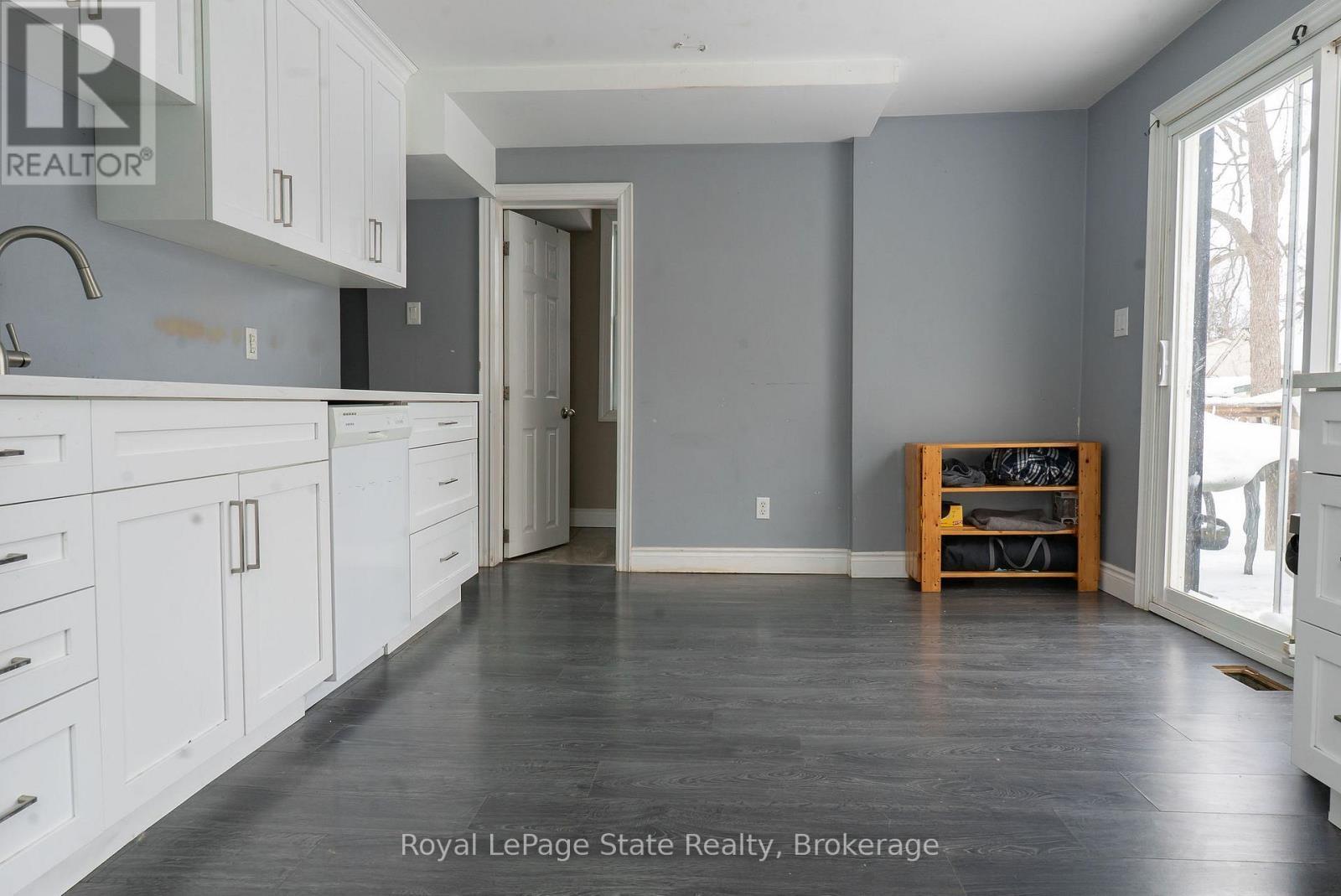 












16 FRANKLIN STREET

,
Welland (Broadway),




Ontario
L3C1R7

