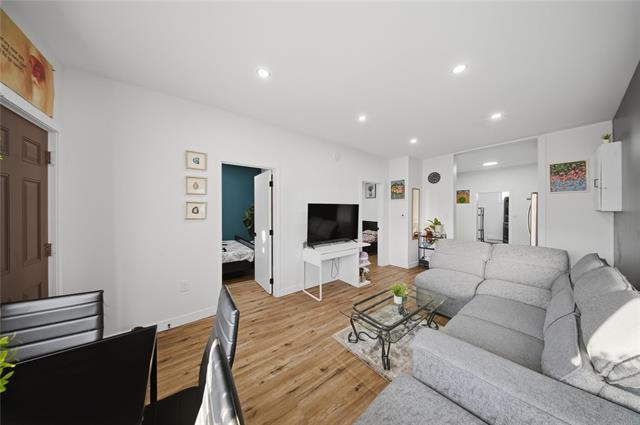 









1199


Selkirk

AVE,
Winnipeg,




MB
R2X 0C6

