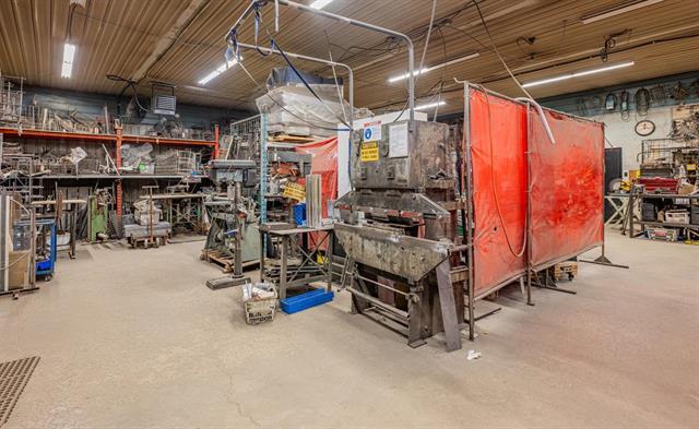 









80


Archibald

ST,
Winnipeg,




MB
R2J 0V8

