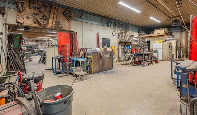 









80


Archibald

ST,
Winnipeg,




MB
R2J 0V8

