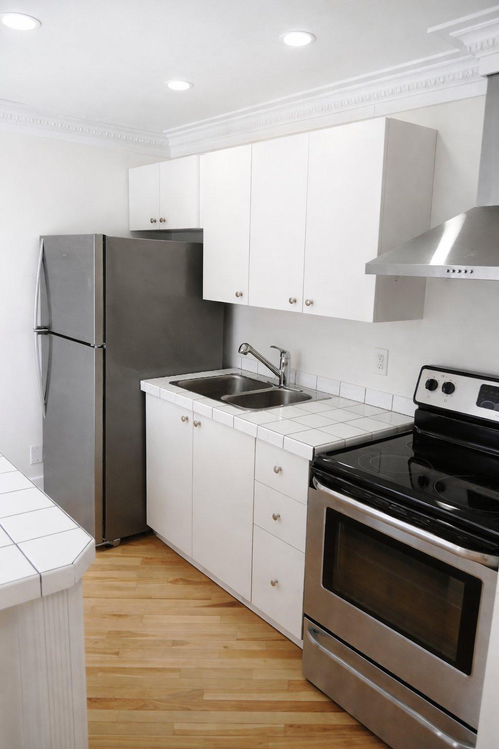 









31


Rue Demontigny

, 1,
Gatineau (Hull),




QC
J8Y4L5

