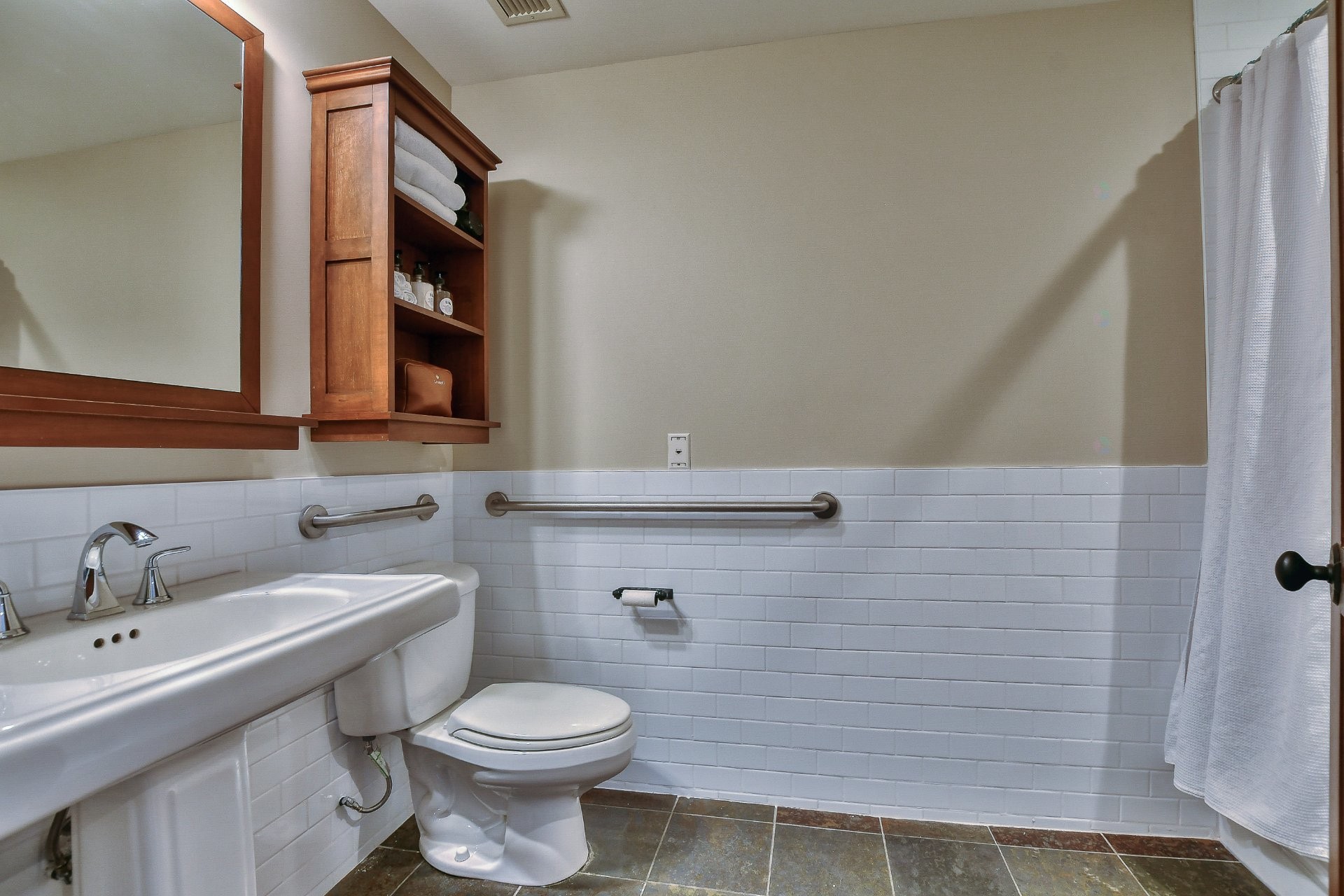 









6385


Mtée Ryan

, 214,
Mont-Tremblant,




QC
J8E1S5

