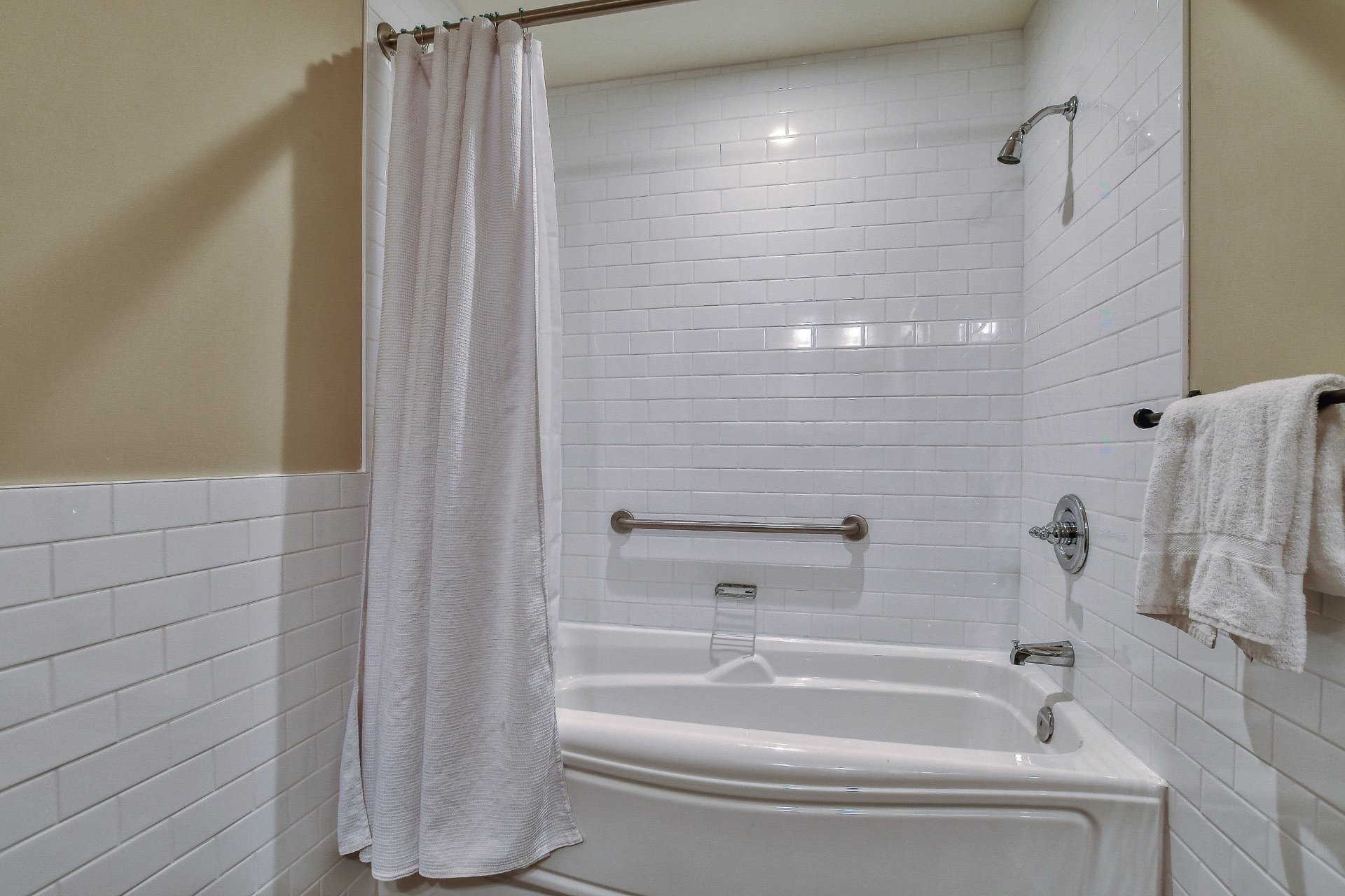 









6385


Mtée Ryan

, 214,
Mont-Tremblant,




QC
J8E1S5

