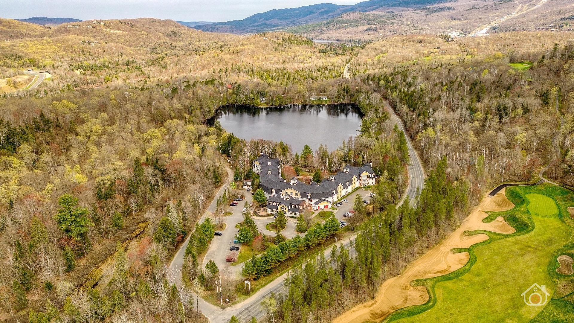 









6385


Mtée Ryan

, 214,
Mont-Tremblant,




QC
J8E1S5

