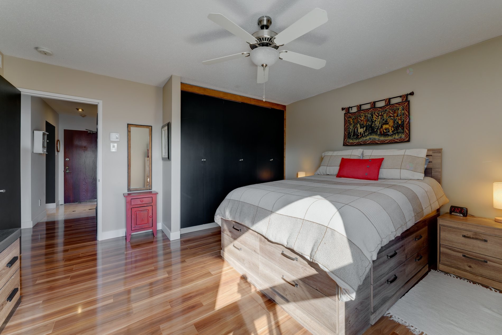 









320


Rue du Bord-de-l'Eau O.

, 304,
Longueuil (Le Vieux-Longueuil),




QC
J4H4B2

