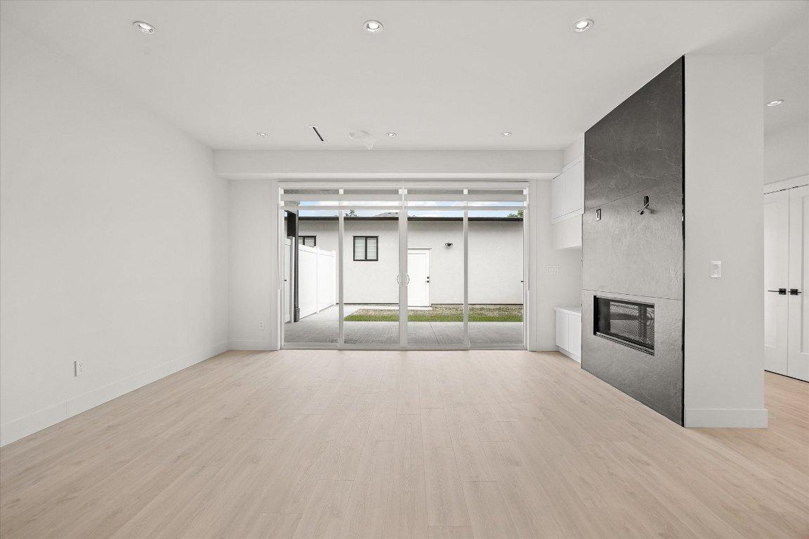 









840


Grenfell

Avenue, 3,
Kelowna,




BC
V1Y 5J4

