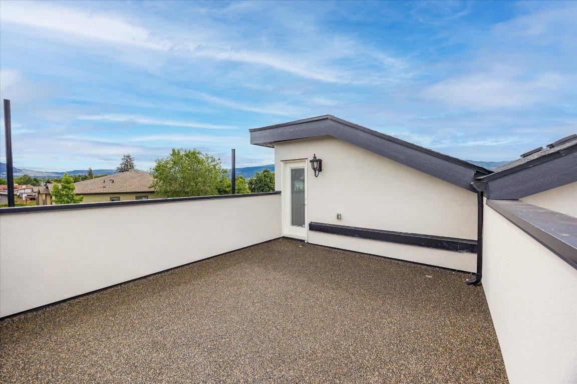 









840


Grenfell

Avenue, 3,
Kelowna,




BC
V1Y 5J4

