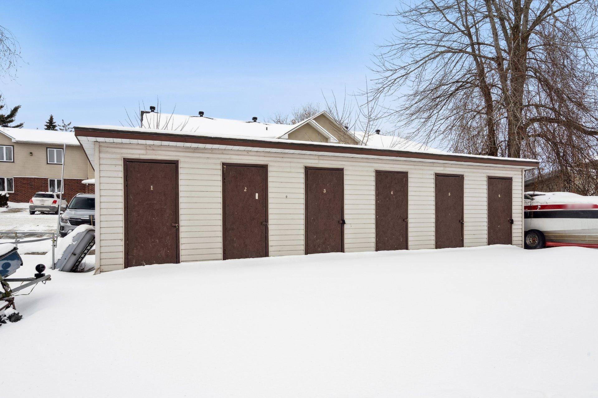 









126


Rue de l'École

, 6,
Les Coteaux,




QC
J7X1E6

