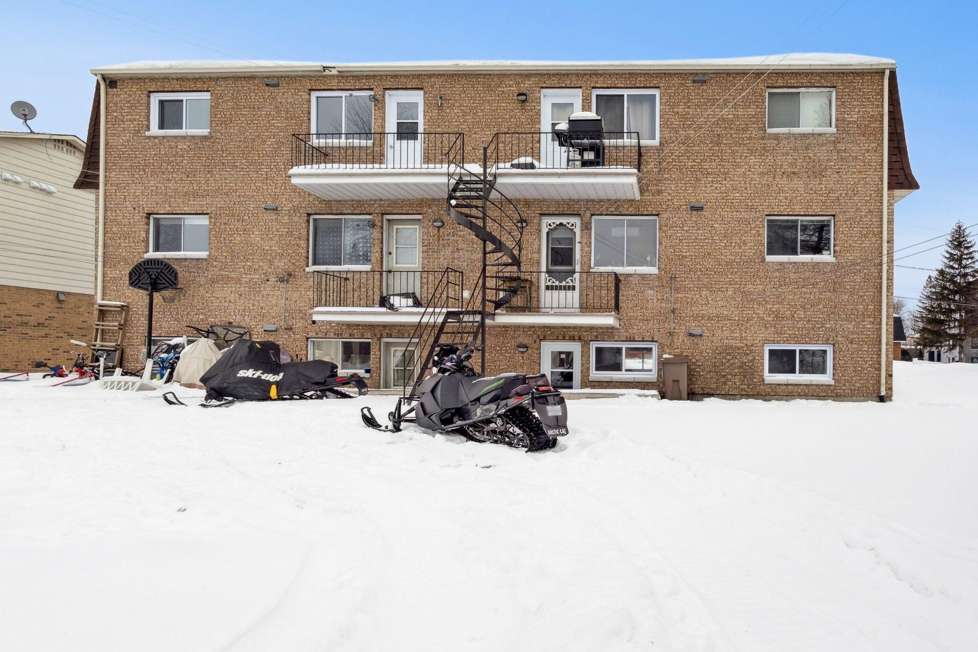 









126


Rue de l'École

, 6,
Les Coteaux,




QC
J7X1E6

