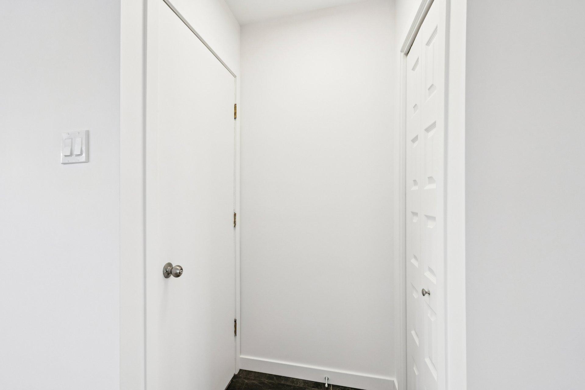 









126


Rue de l'École

, 6,
Les Coteaux,




QC
J7X1E6

