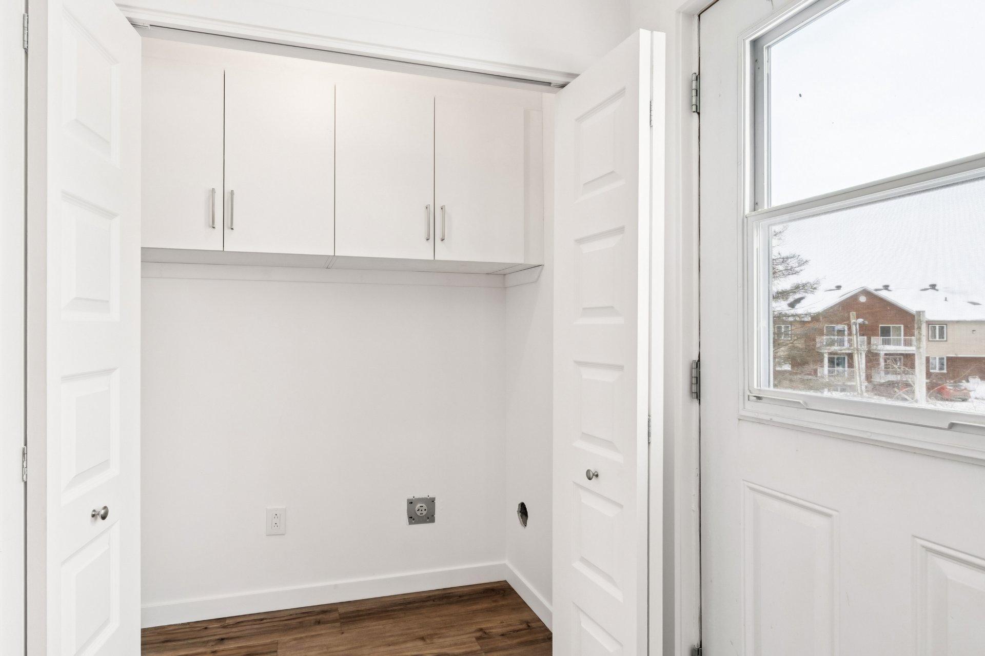 









126


Rue de l'École

, 6,
Les Coteaux,




QC
J7X1E6

