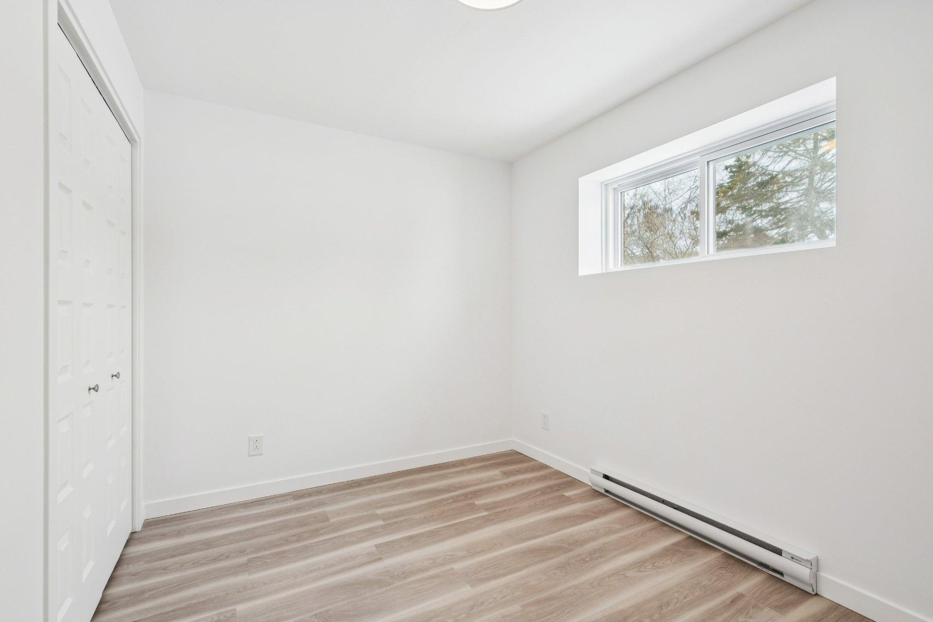 









126


Rue de l'École

, 1,
Les Coteaux,




QC
J7X1E6

