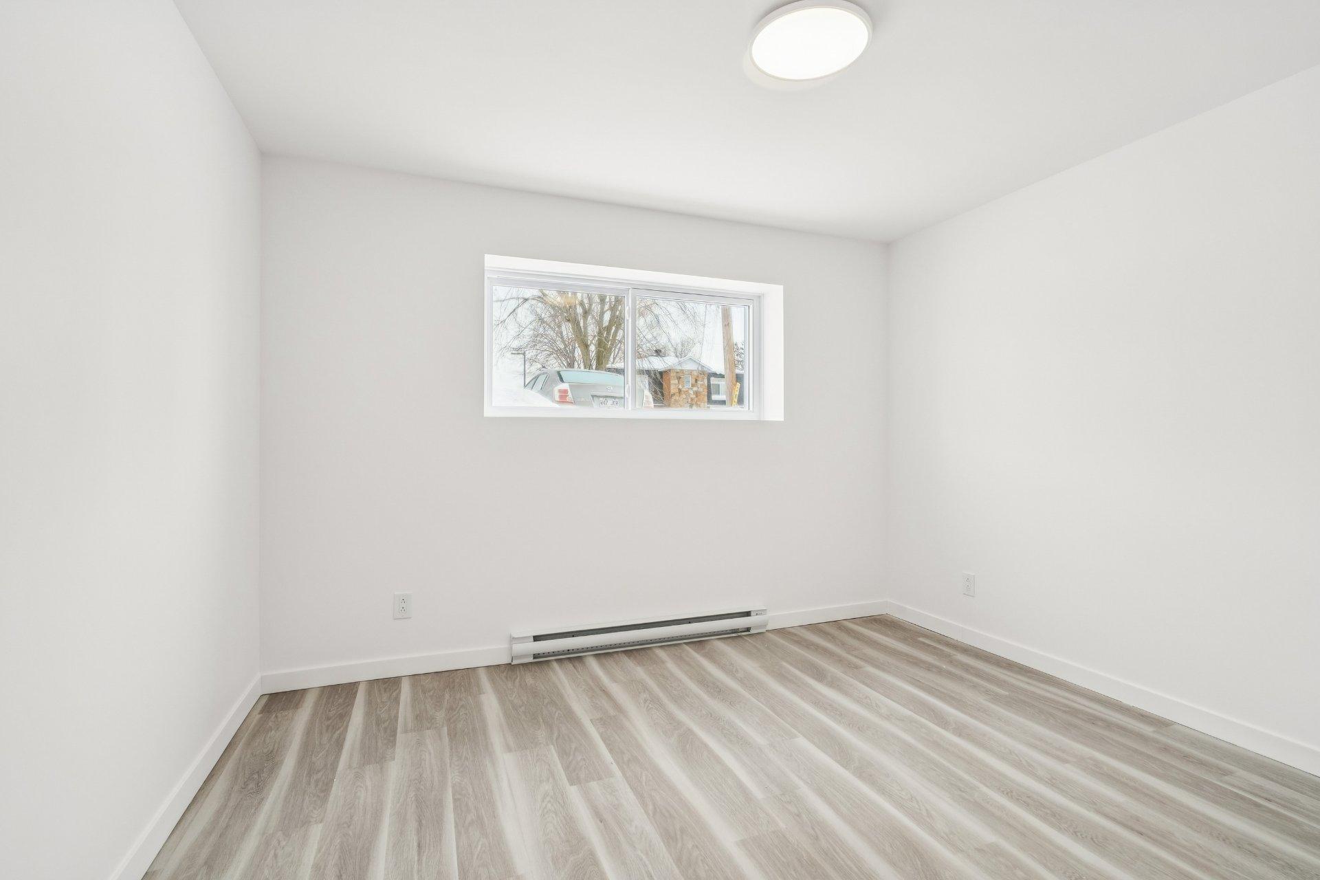 









126


Rue de l'École

, 1,
Les Coteaux,




QC
J7X1E6

