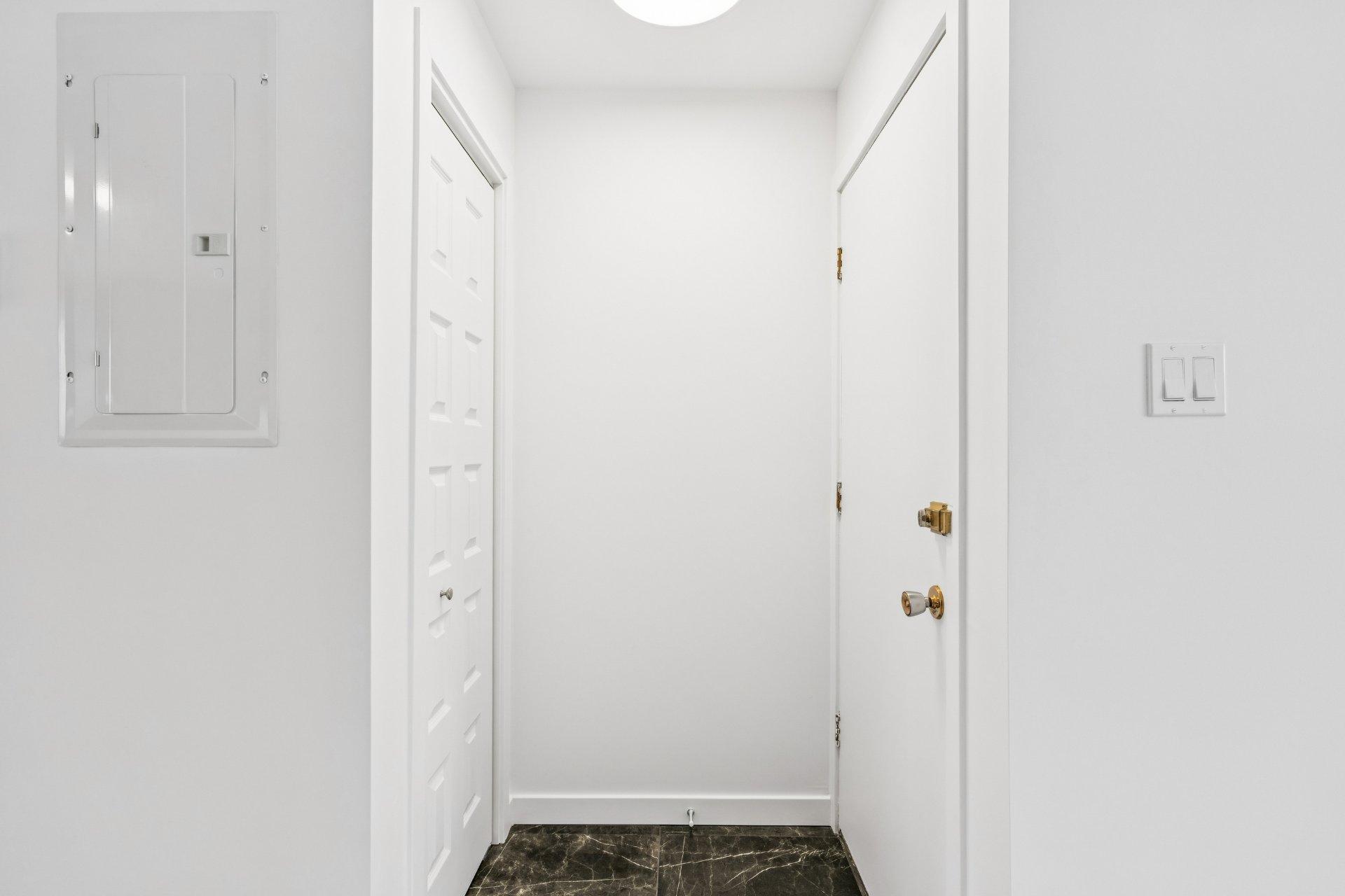 









126


Rue de l'École

, 1,
Les Coteaux,




QC
J7X1E6

