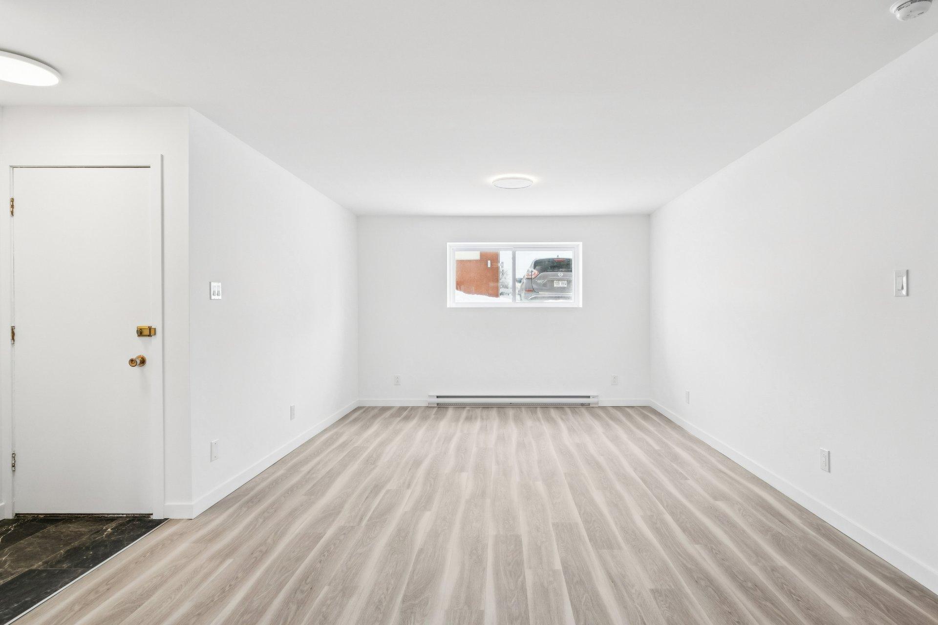 









126


Rue de l'École

, 1,
Les Coteaux,




QC
J7X1E6

