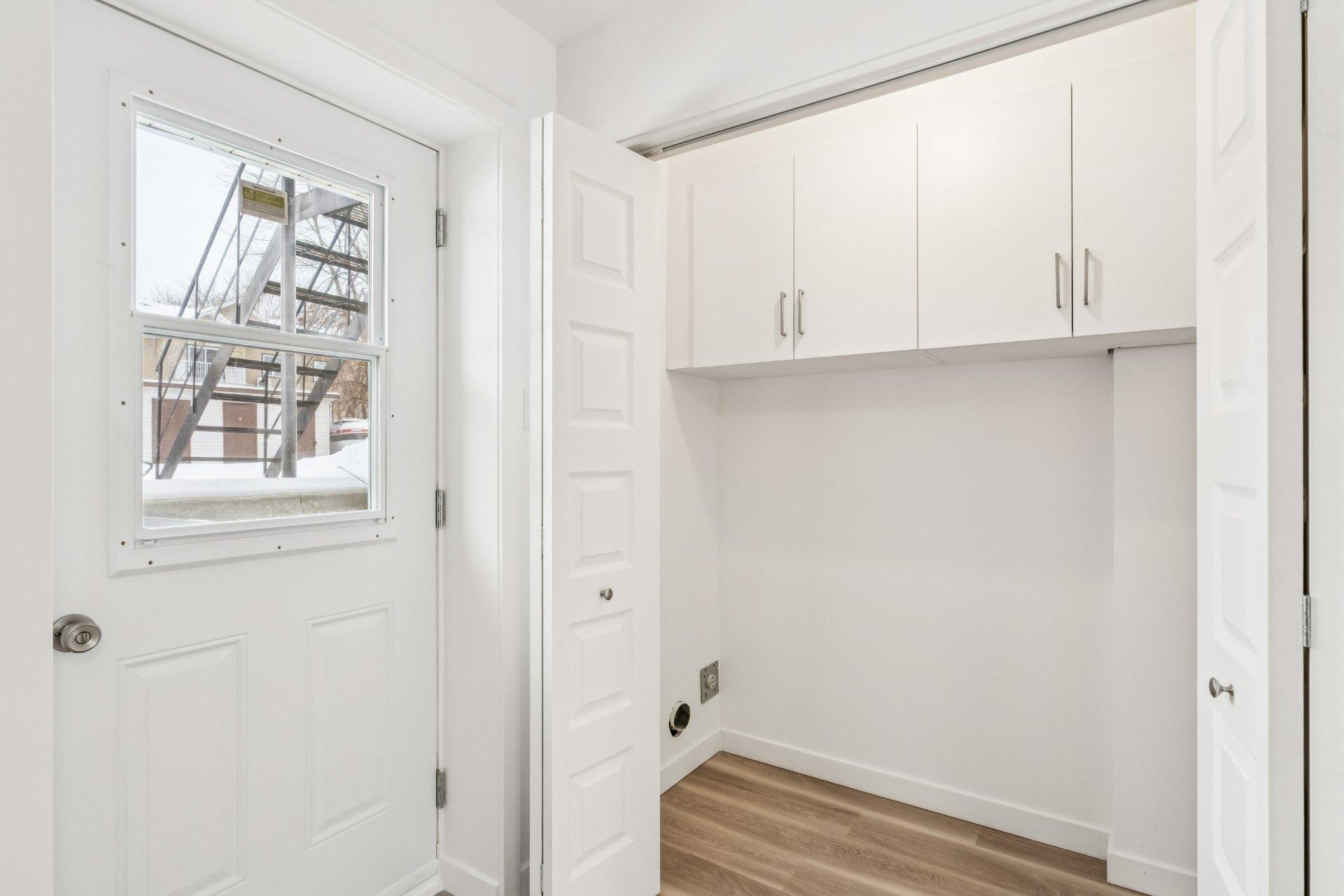 









126


Rue de l'École

, 1,
Les Coteaux,




QC
J7X1E6

