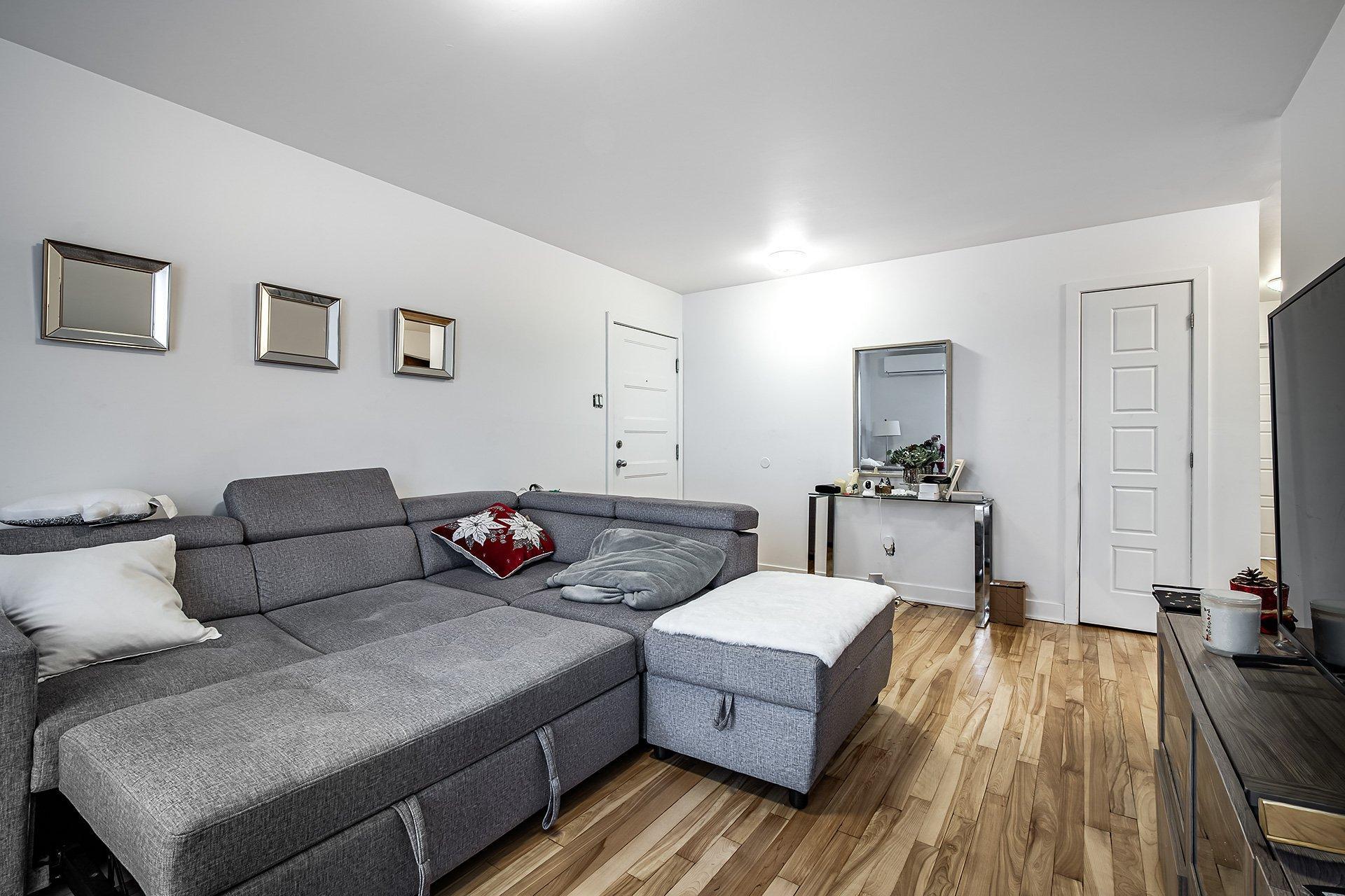 









11600


Boul. Langelier

, 7,
Montréal (Montréal-Nord),




QC
H1G3L8

